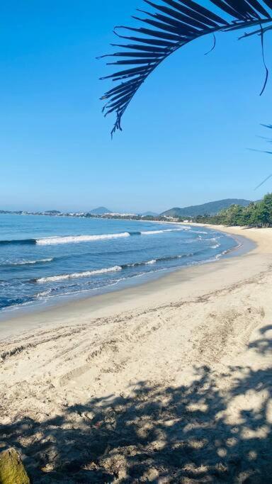 Apartamento Com Vista Pro Mar No Centro De Ubatuba - 2 Quartos E Cozinha Completa Екстериор снимка