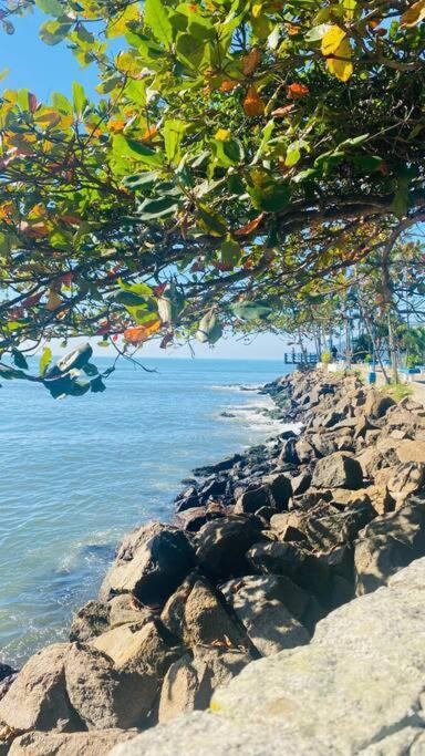 Apartamento Com Vista Pro Mar No Centro De Ubatuba - 2 Quartos E Cozinha Completa Екстериор снимка
